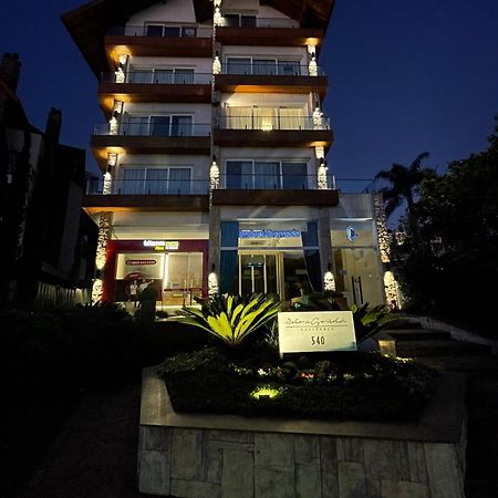 Apartamento Espetacular, 2 Suites, A 30M Da Rua Coberta Gramado Eksteriør bilde