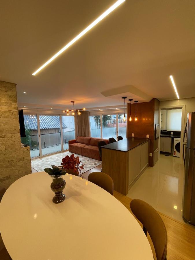 Apartamento Espetacular, 2 Suites, A 30M Da Rua Coberta Gramado Eksteriør bilde